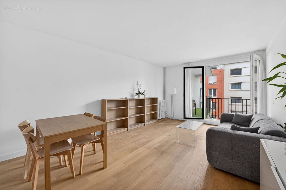 Appartement à PARIS-15E