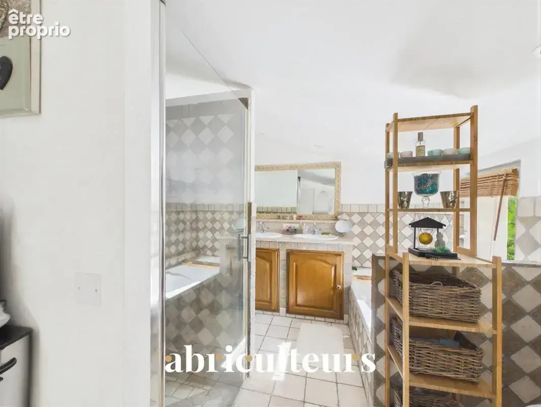 Maison de ville avec piscine, terrasse et parking à vendre à Cavaillon - photo 8