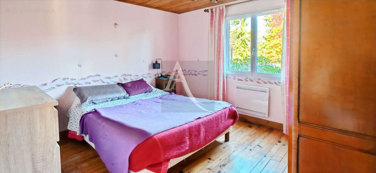 Maison à BLANQUEFORT-SUR-BRIOLANCE