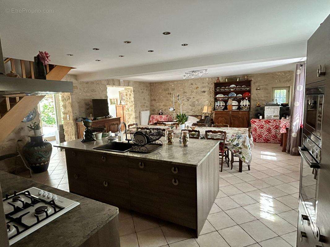 Charmante maison en pierres completement renovee ! - photo 4