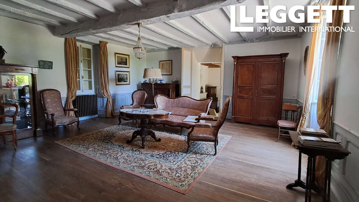 Propriété de caractère rénovée avec goût, vue imprenable, dépendances et potentiel gîtes - photo 7