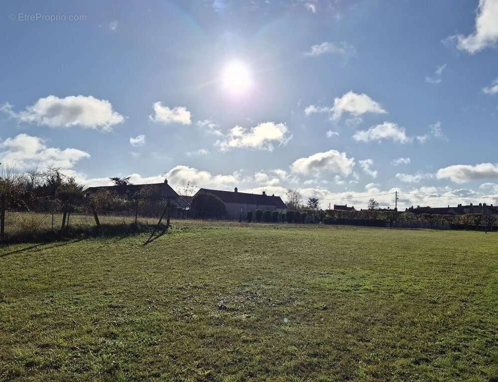 Terrain à BEAUNE-LA-ROLANDE