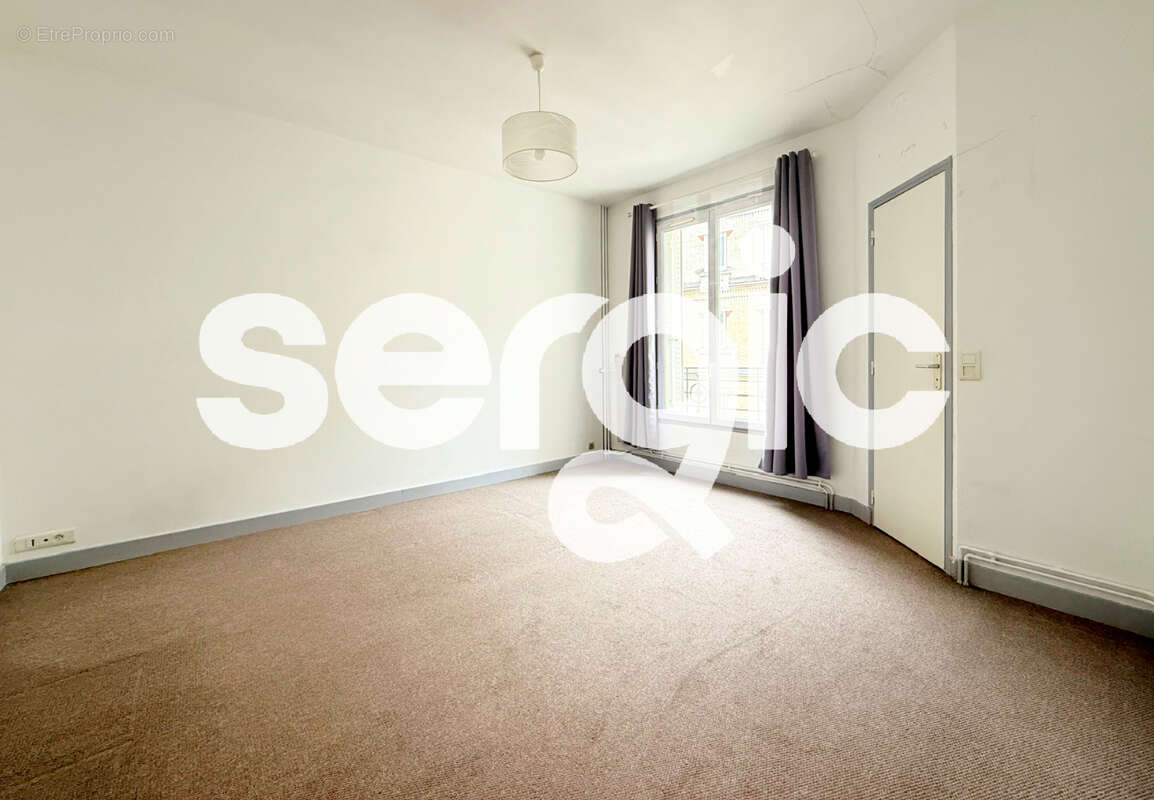 Appartement à PARIS-14E