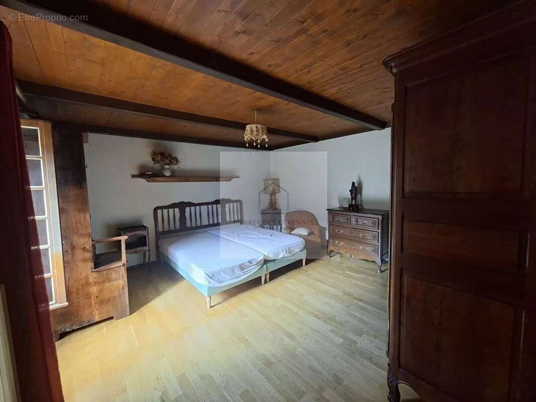 Maison à SAINT-PRIVAT-DE-VALLONGUE