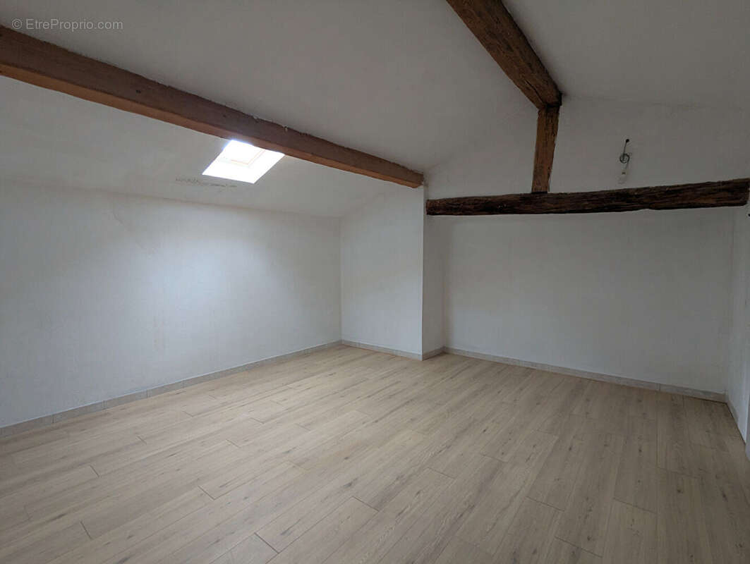 Appartement à SALERNES