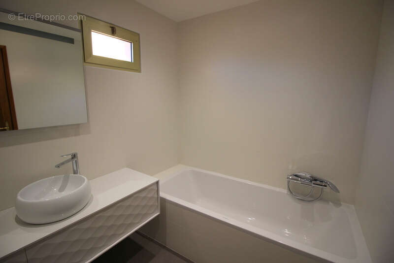 Appartement à CAP-D'AIL