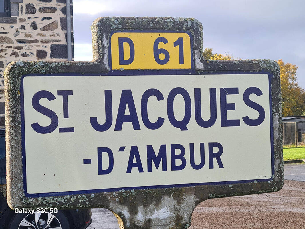 Terrain à SAINT-JACQUES-D'AMBUR