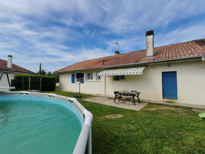 Maison à SAUGNAC-ET-CAMBRAN