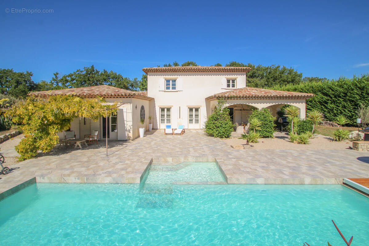 Maison à CALLIAN