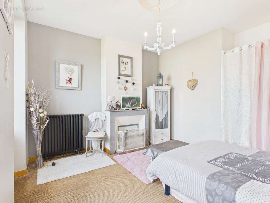 Maison à OSSEY-LES-TROIS-MAISONS