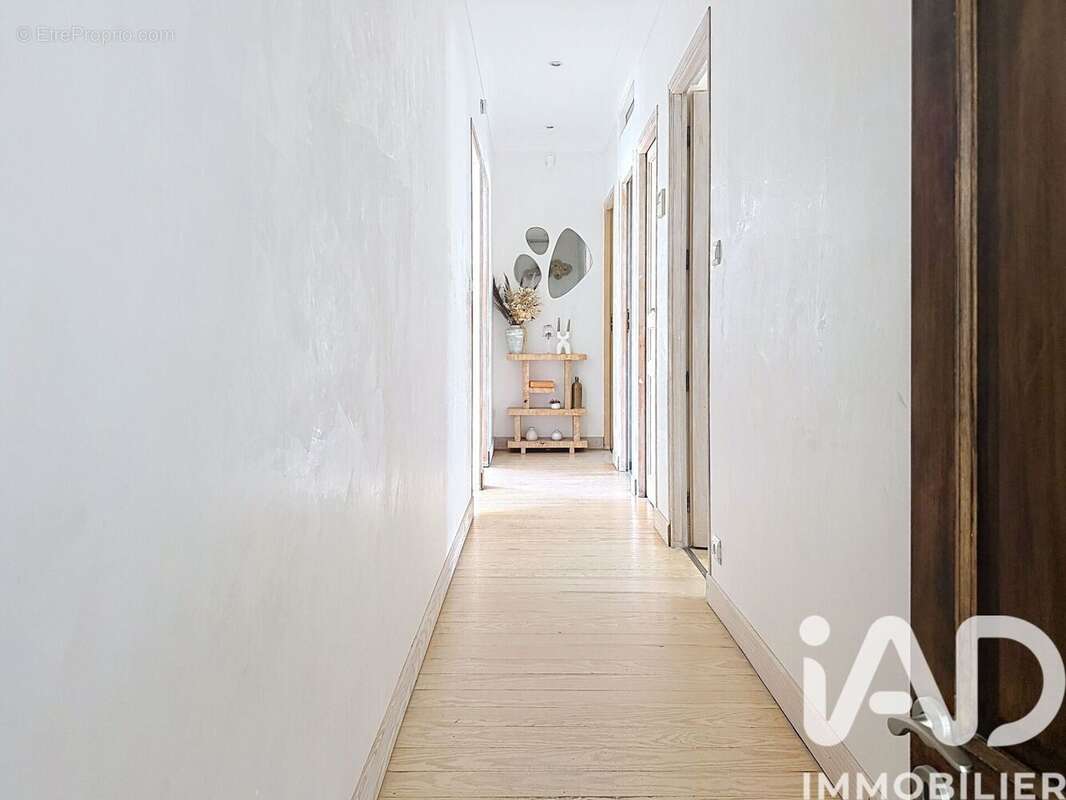 Maison 250 m² à Carignan-De-Bordeaux  - photo 5