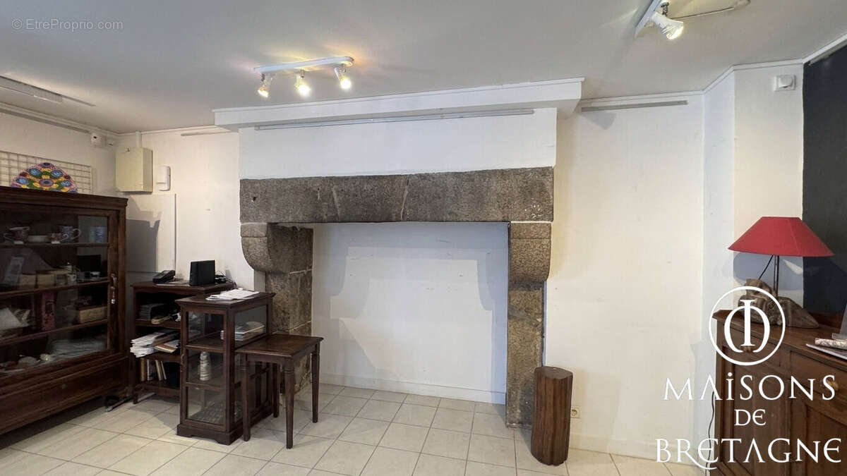 Pont-Aven Centre - Local commercial de 67 m² - photo 3