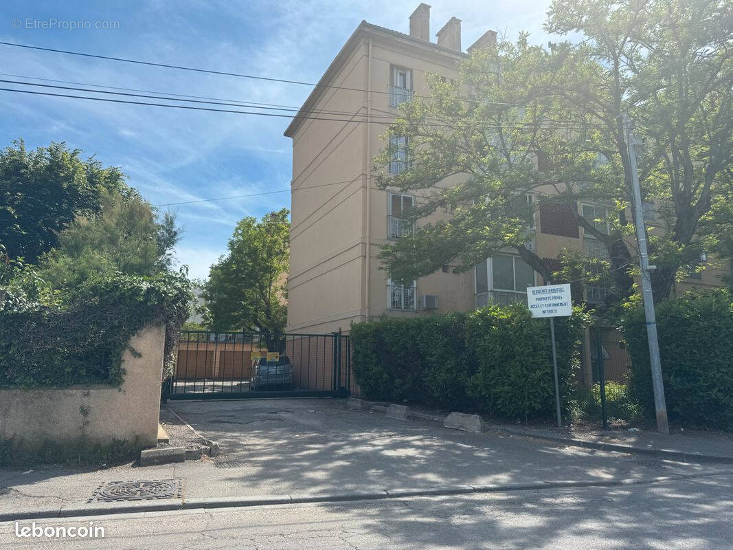 Parking à AVIGNON