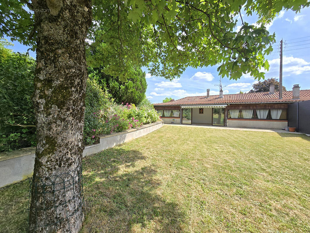 Maison à SAINT-JEAN-DE-LA-RUELLE