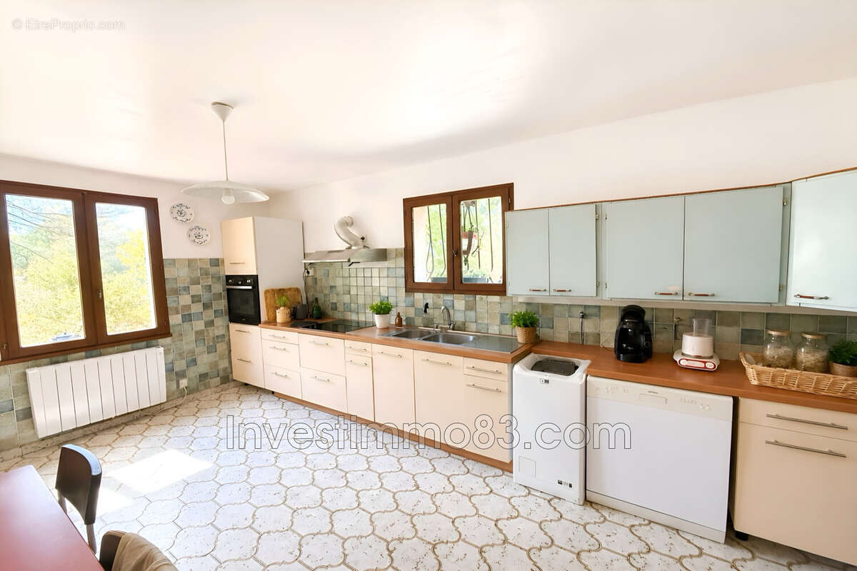 Maison 135 m² à Trets  - photo 3