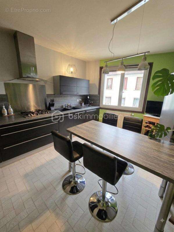 Appartement de standing de 135 m² en plein centre-ville de Langogne - photo 2