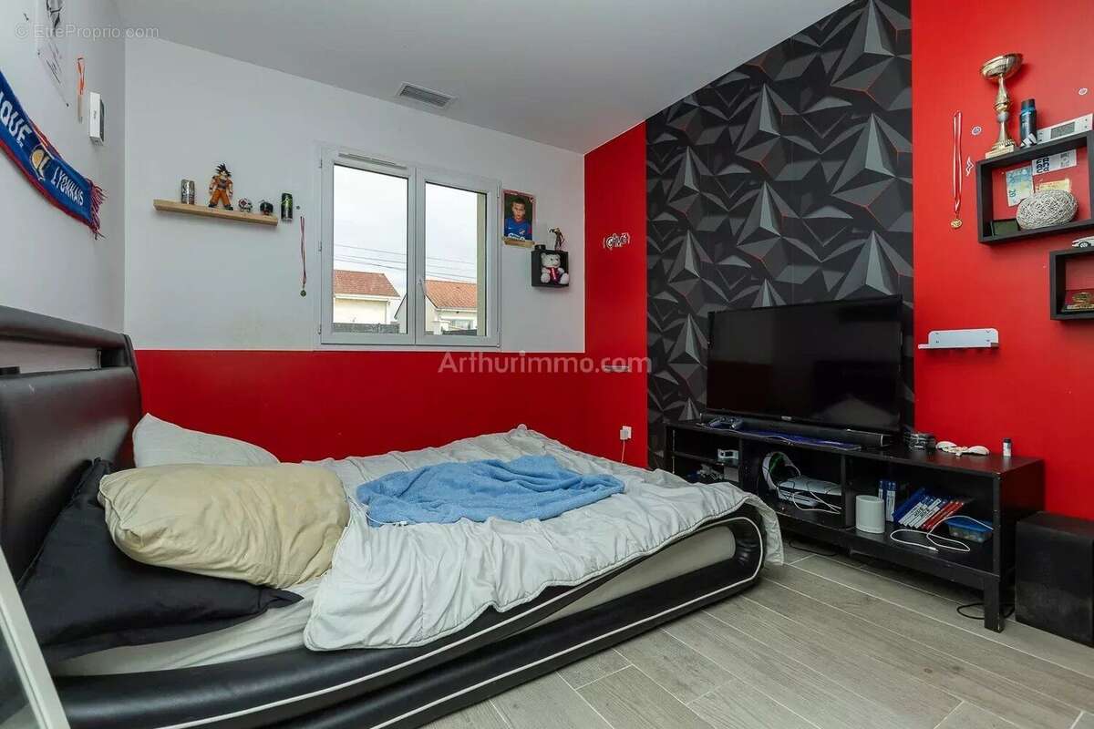 Maison à VEZERONCE-CURTIN