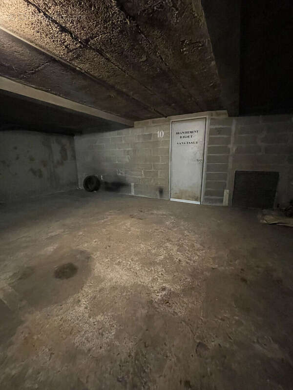 Parking à PARIS-15E