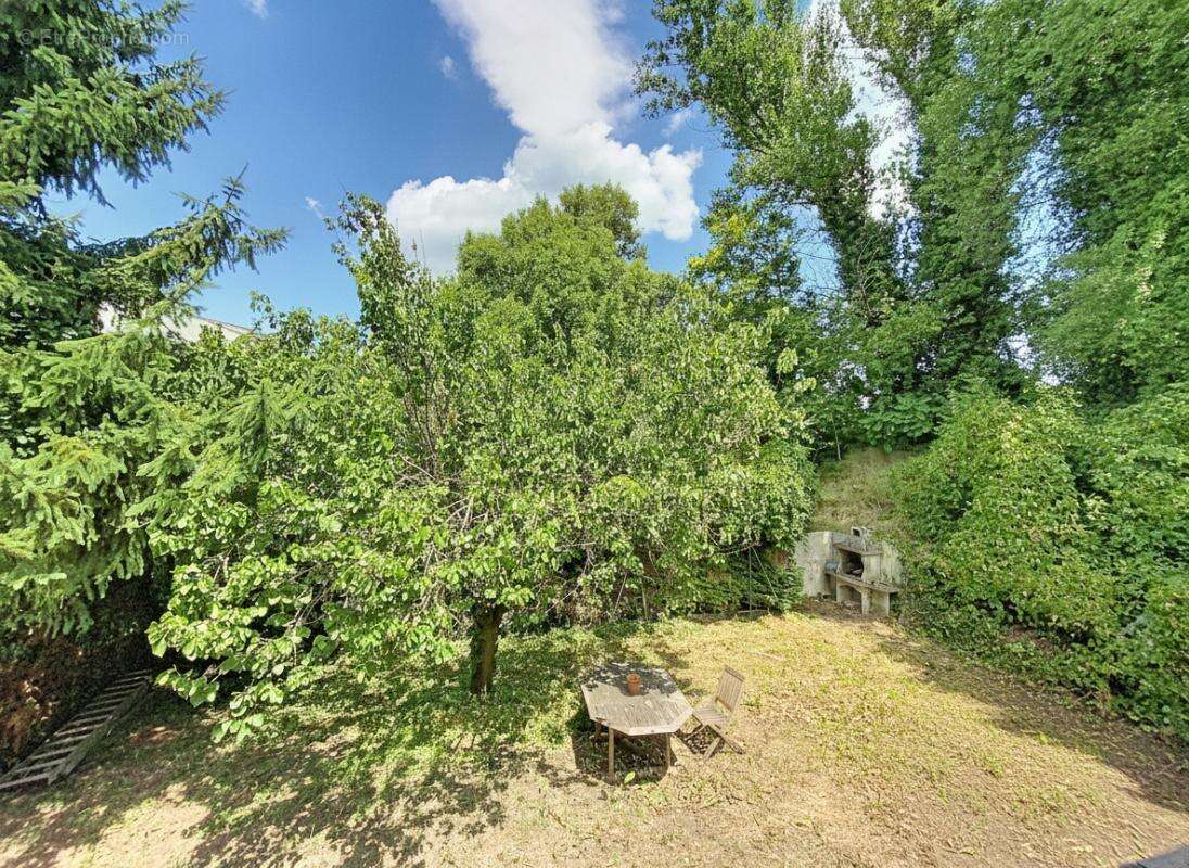 Maison - 3 Chambres - Jardin - Au cœur du village - Proche des commodités - photo 3