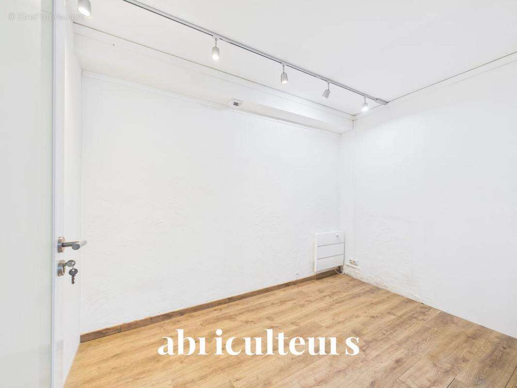 Bureau au rdc de 64m2 en vente à Rezé (44400) - photo 6