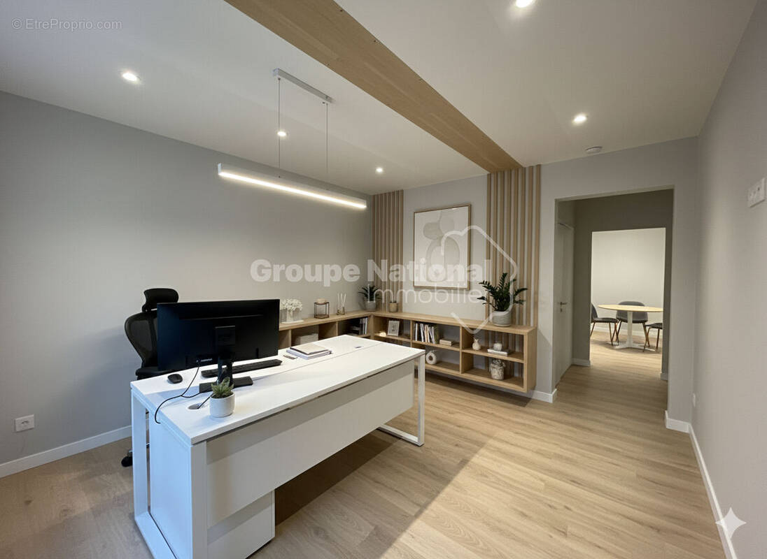 Commerce à COURTHEZON