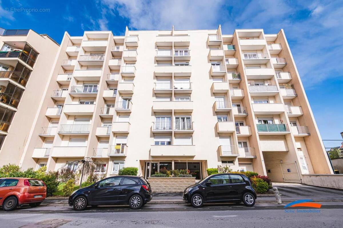   - Appartement à REIMS