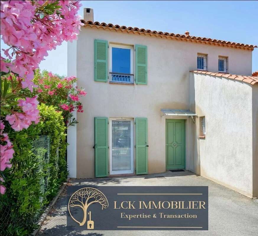 Maison à ROQUEBRUNE-SUR-ARGENS