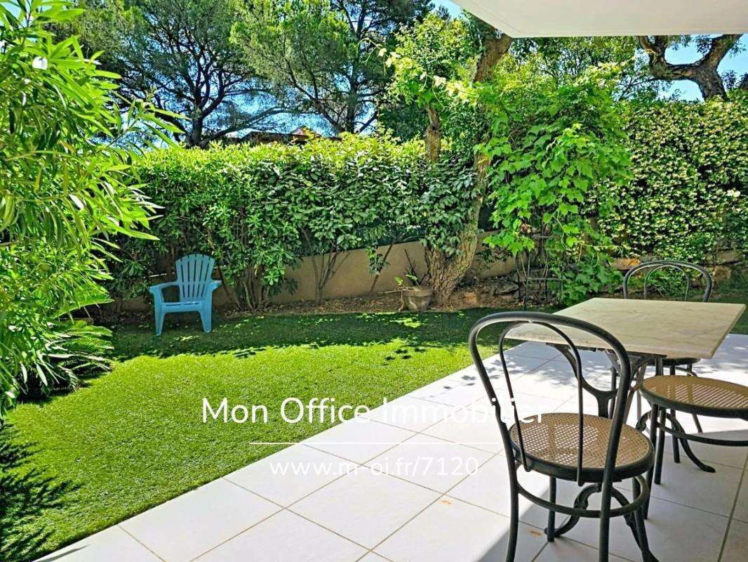 Référence : 7120-les - appartement t3 grand jardin proche centre & plages à cavalaire sur mer - photo 16