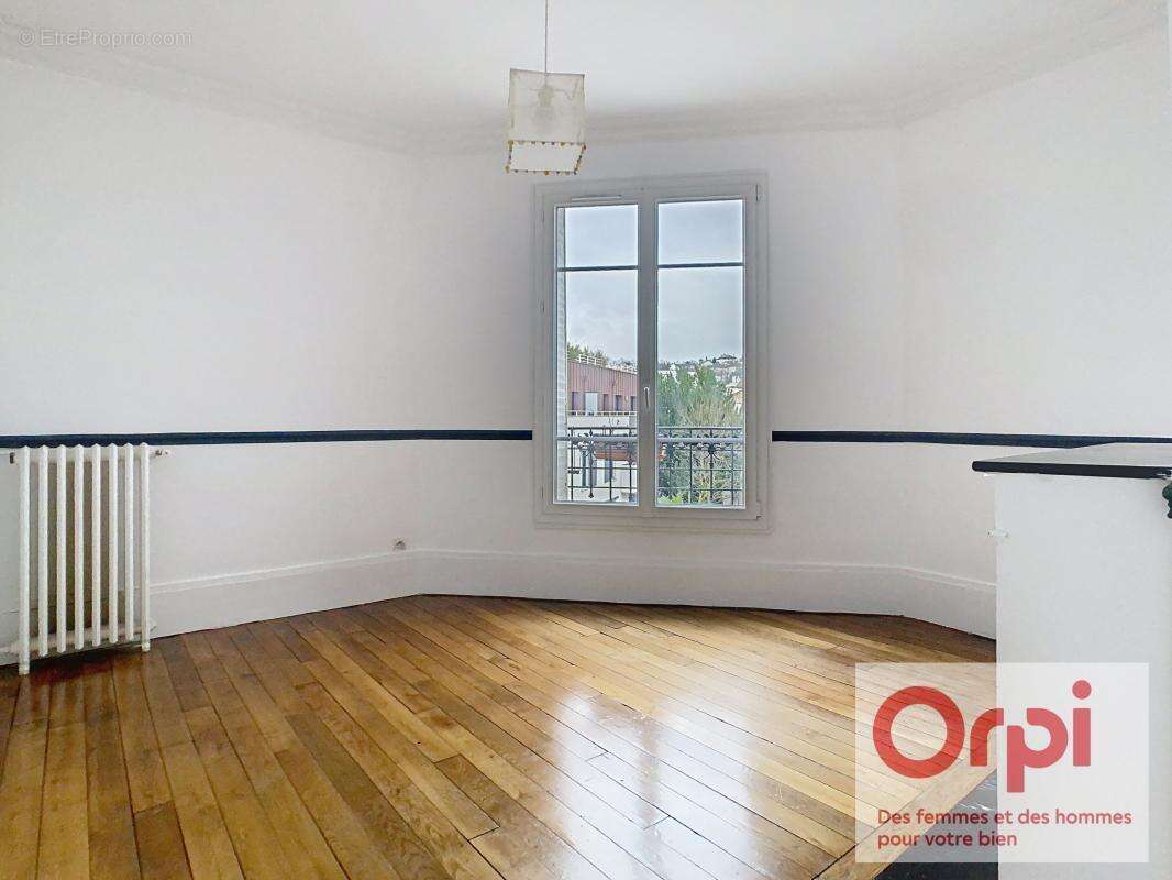 Appartement à ISSY-LES-MOULINEAUX