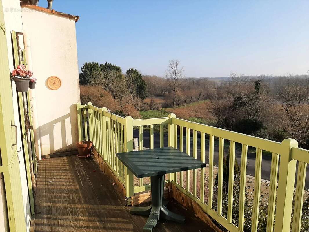 Maison de village bien aménagée à proximité de toutes les commodités - photo 2