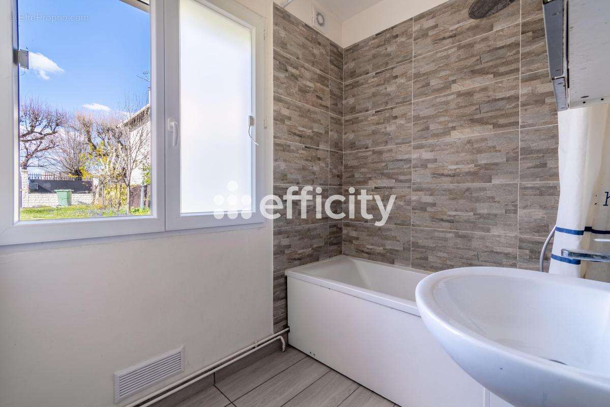 Maison à CHOISY-LE-ROI