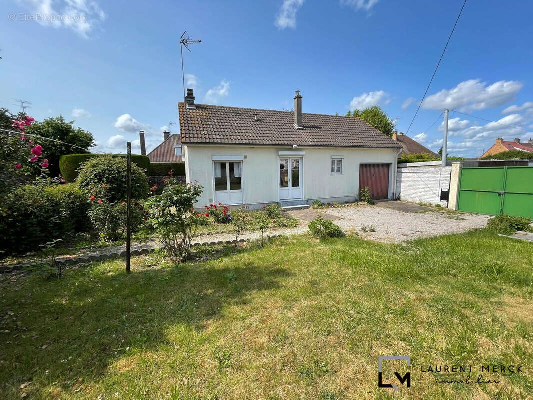 Maison à SAINT-MARTIN-AU-LAERT