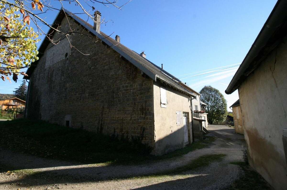 Photo 3 - Maison à LONS-LE-SAUNIER