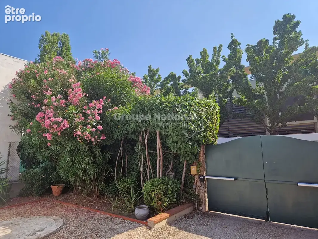 Unique en plein centre ville avec piscine privée ! - photo 7