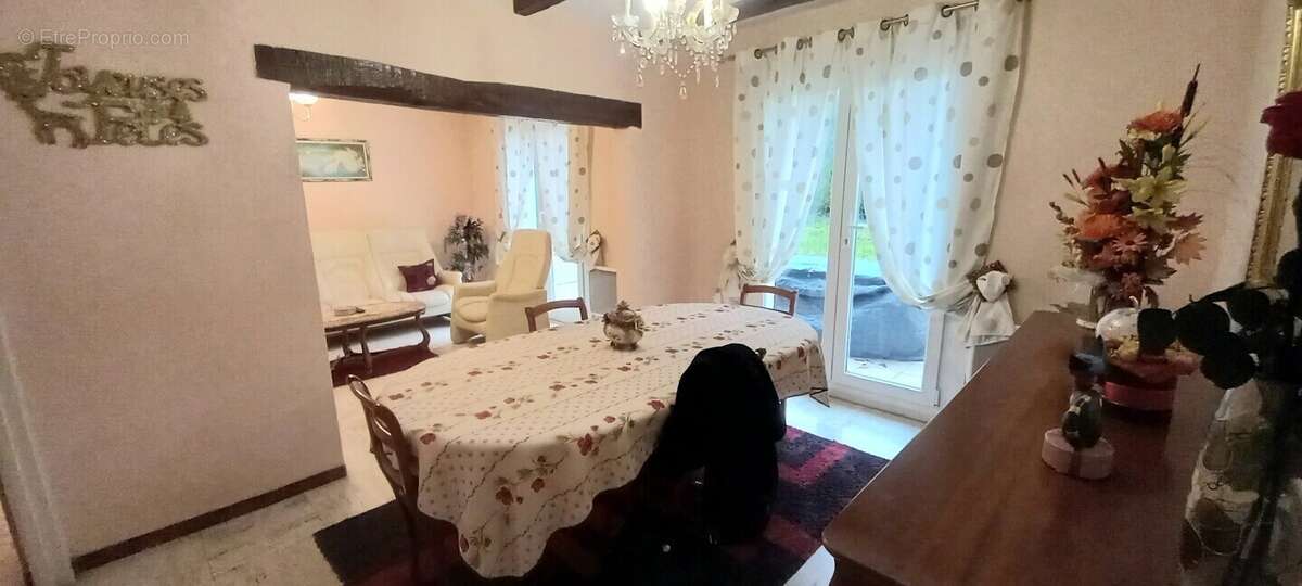 Maison à COURTISOLS