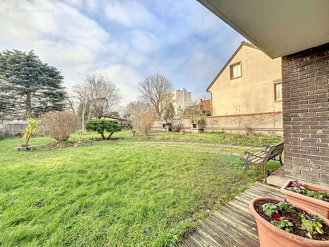 Appartement à SAINT-MAUR-DES-FOSSES