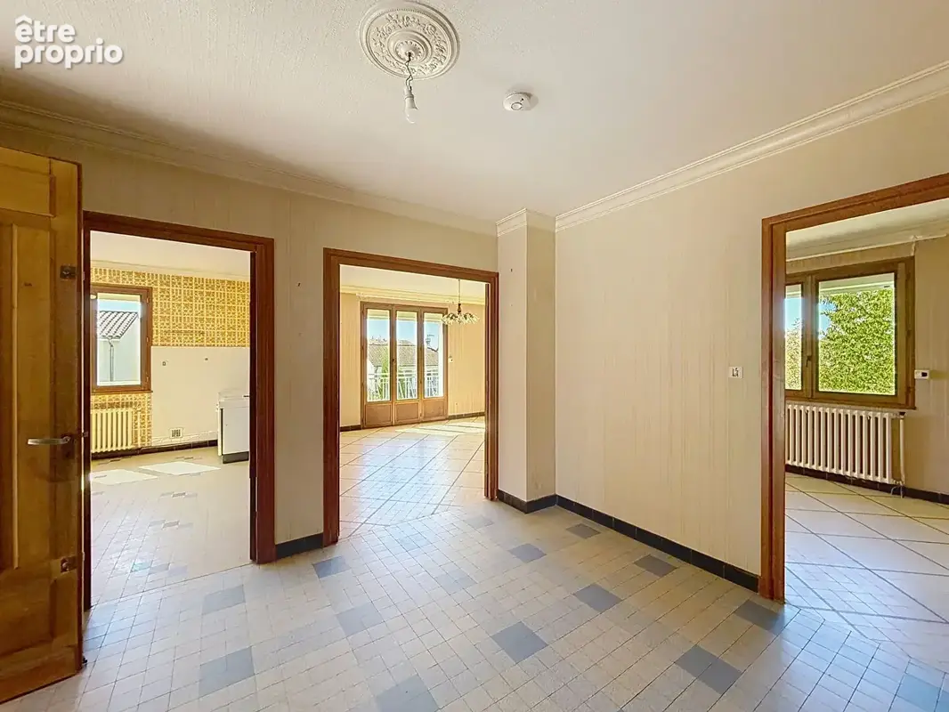 GENAS centre Maison 7P de 138m² Terrain 770m² - photo 5