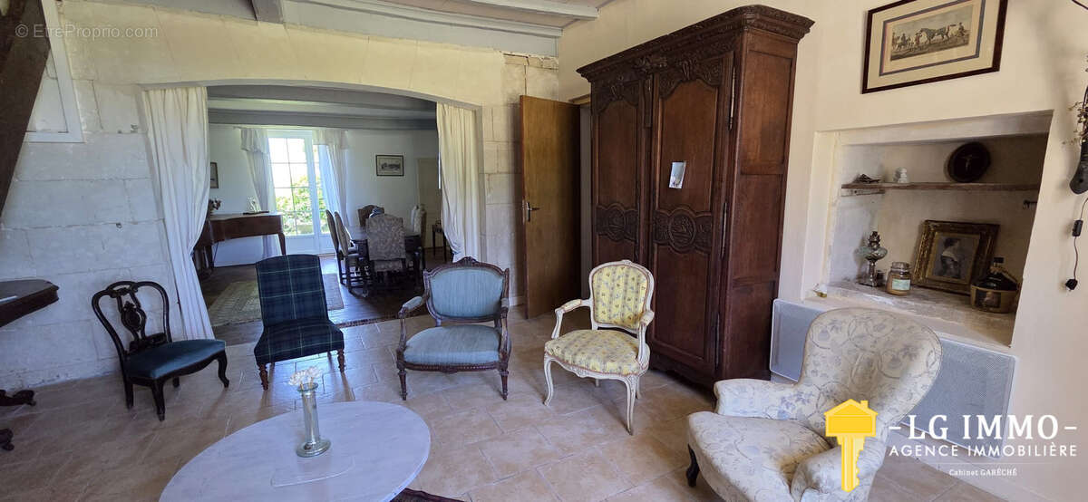 Maison à CHENAC-SAINT-SEURIN-D'UZET
