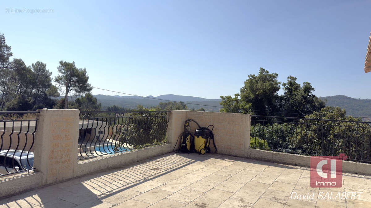 Maison d'exception à vendre à Brignoles - 7 pièces, piscine et grand terrain - photo 11