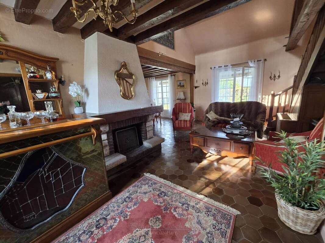 Maison à AMILLY