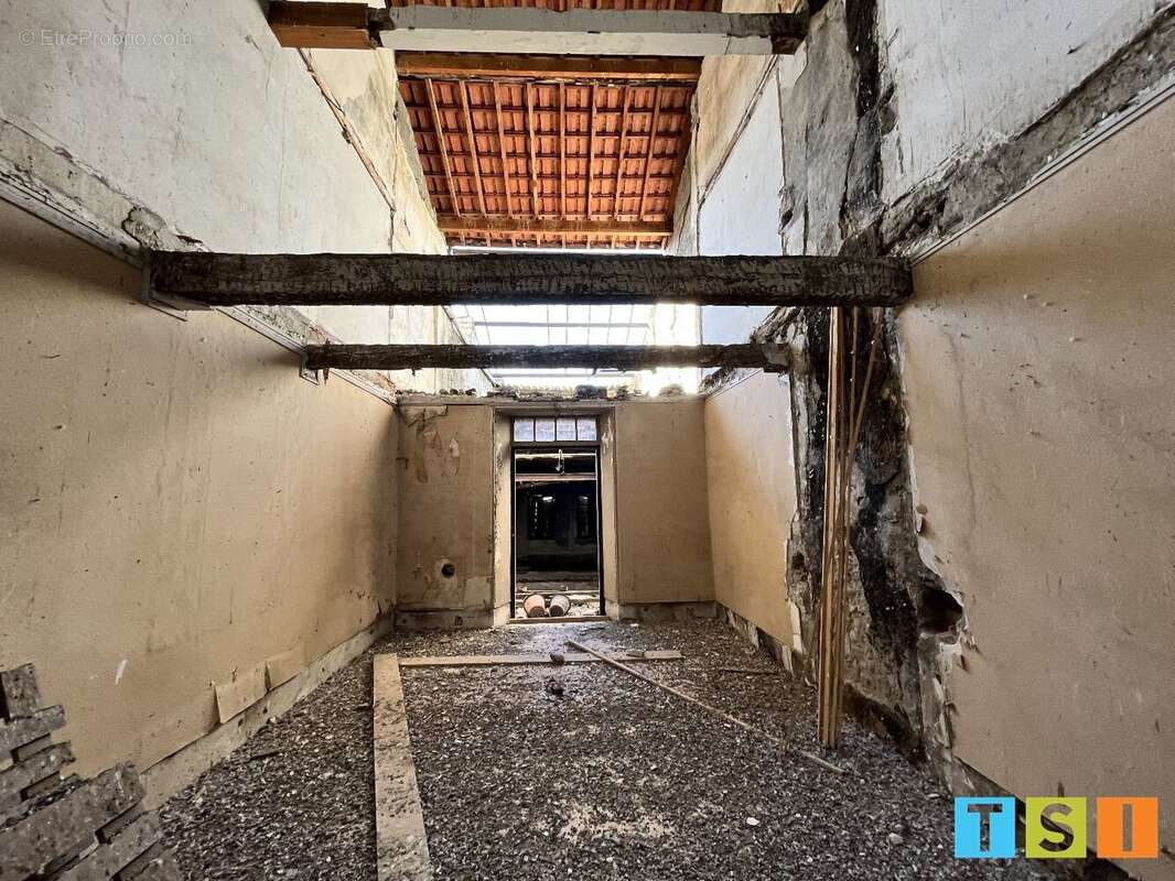 Maison à MONTREJEAU