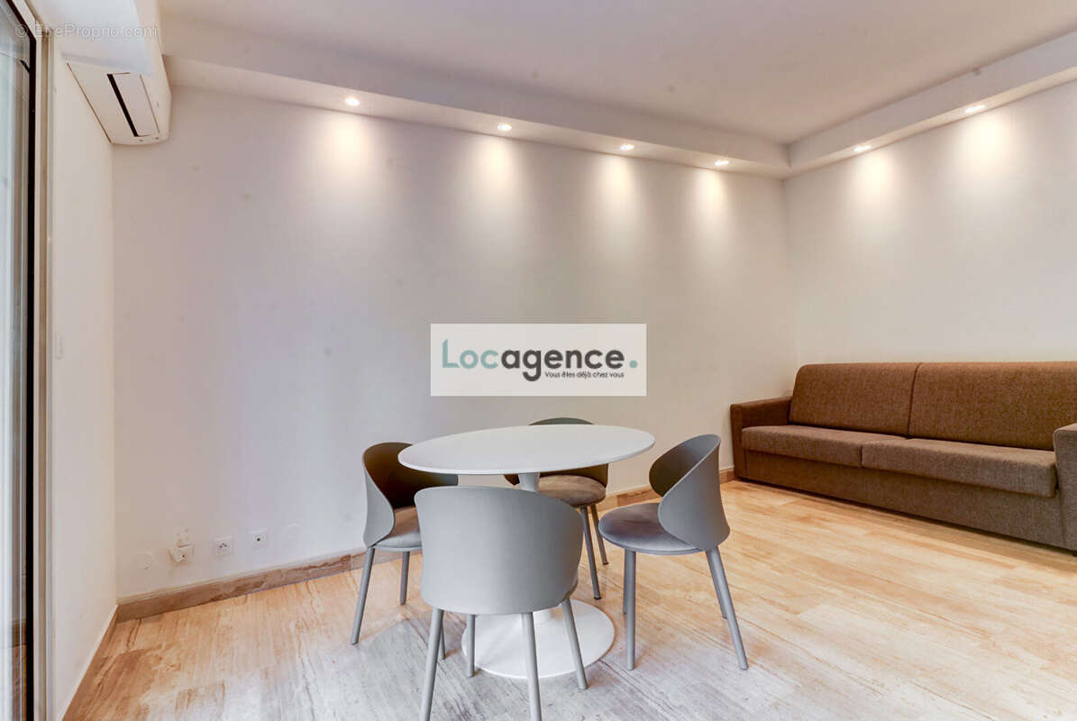 Appartement à MANDELIEU-LA-NAPOULE
