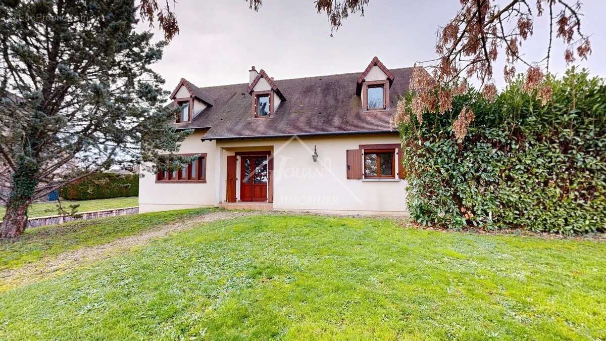 Maison à DOMPIERRE-SUR-BESBRE