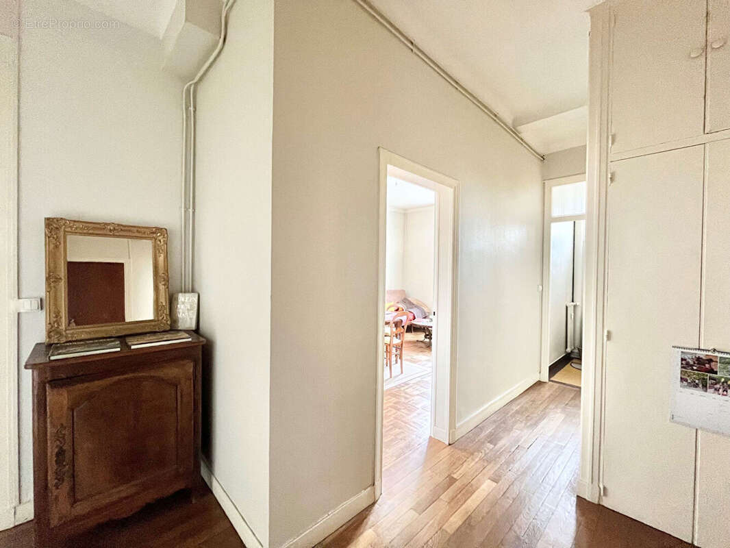 A VENDRE appartement loué à Caen 2 pièce(s) 55.18 m2 - Lumineux - quartier prisé - grand salon séjour - photo 7