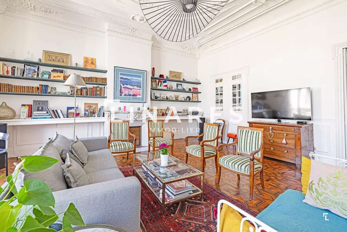 Appartement à MARSEILLE-6E