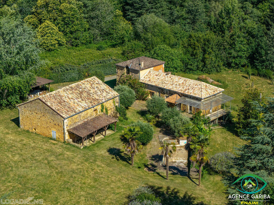 Maison à BLANQUEFORT-SUR-BRIOLANCE