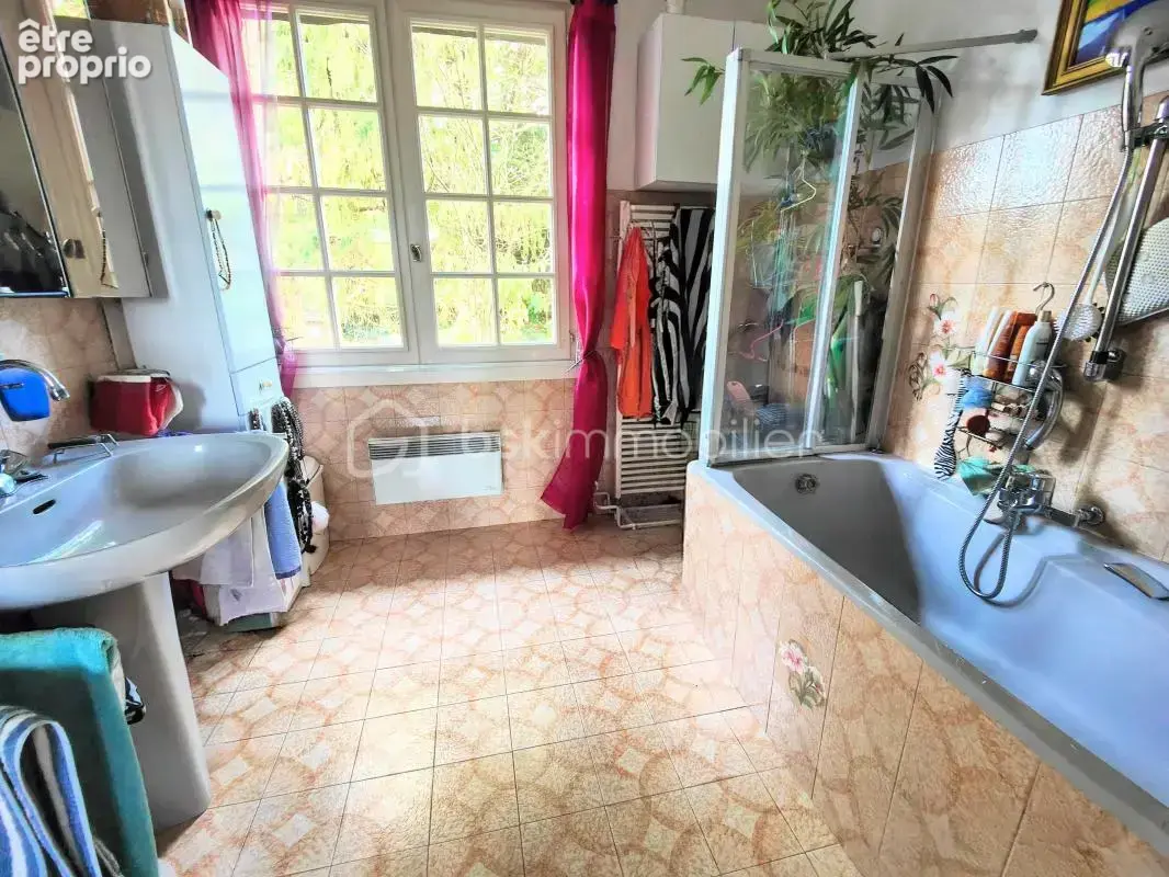 Belle maison familiale 5 ch dans un écrin boisé avec vue dégagée - photo 12