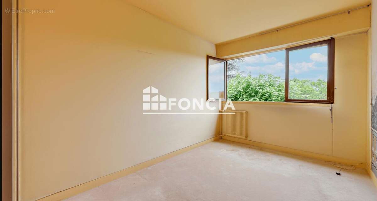 Appartement à SAINT-MAUR-DES-FOSSES