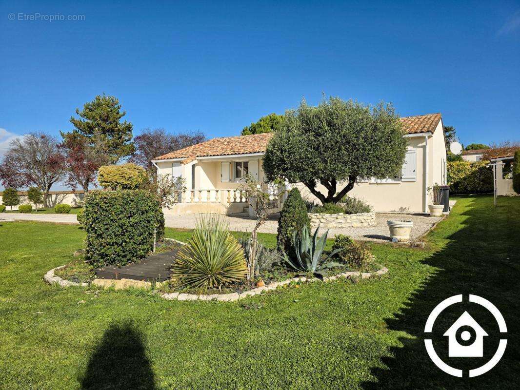 Maison à JUILLAC-LE-COQ