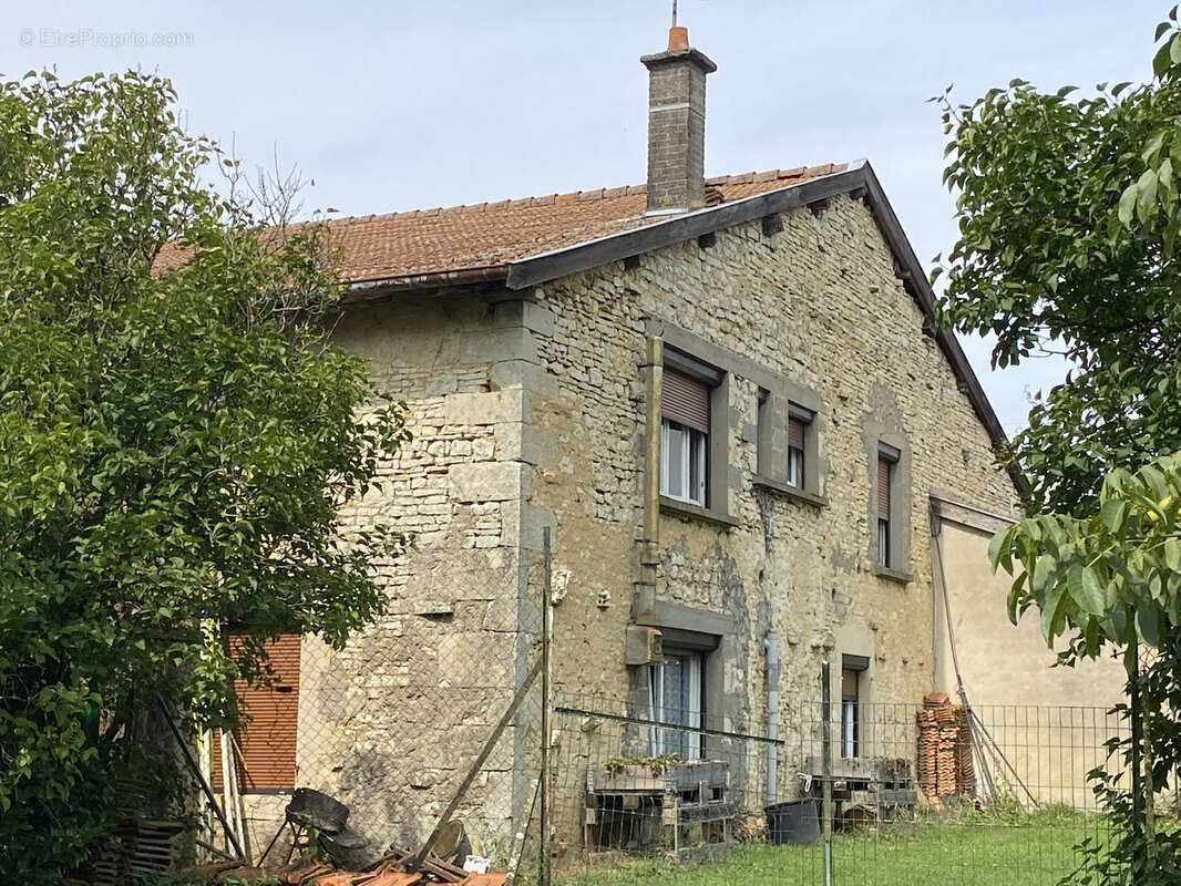 Maison à HEVILLIERS